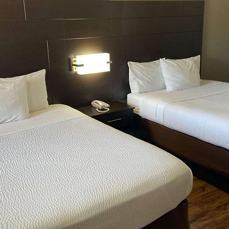 Days Inn By Wyndham Tupelo Esterno foto