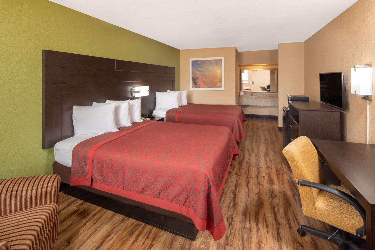 Days Inn By Wyndham Tupelo Esterno foto