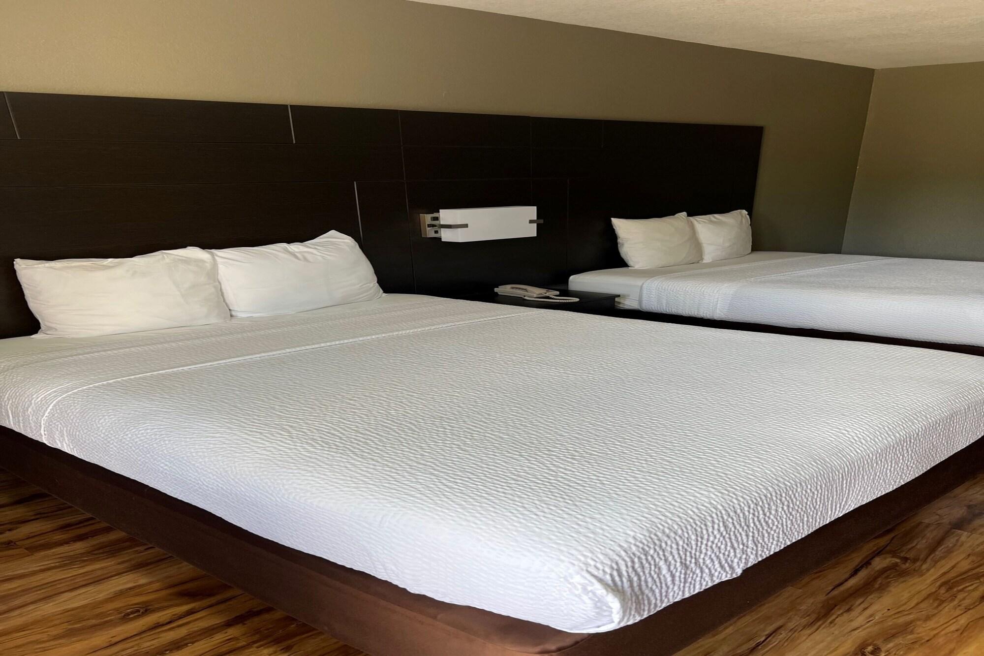 Days Inn By Wyndham Tupelo Esterno foto